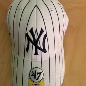 New York Yankees Ball Park Clean Up Adjustable Hat.
